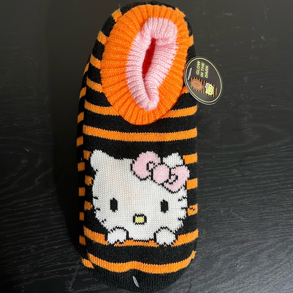 Sanrio Hello Kitty Halloween Witch Slipper Socks Glow in the Dark Faux Fur NEW